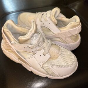 Toddler Nike Huaraches 9c